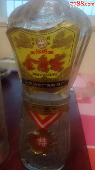 國營(yíng)八十年代老白酒瓶與白酒零售的懷舊情懷